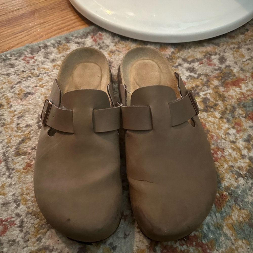 Cushionaire clogs